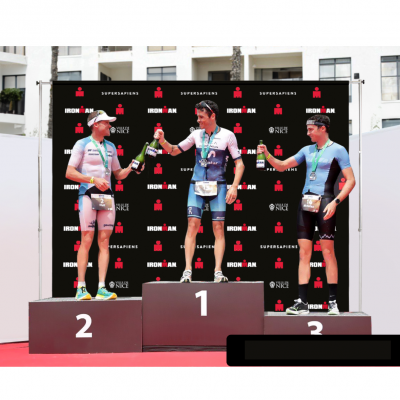 Pour tout évènement, soirée, mariage, remise de trophée sportif (etc.) Le photocall est idéale pour la mise en avant des différents partenaires publicitaires.