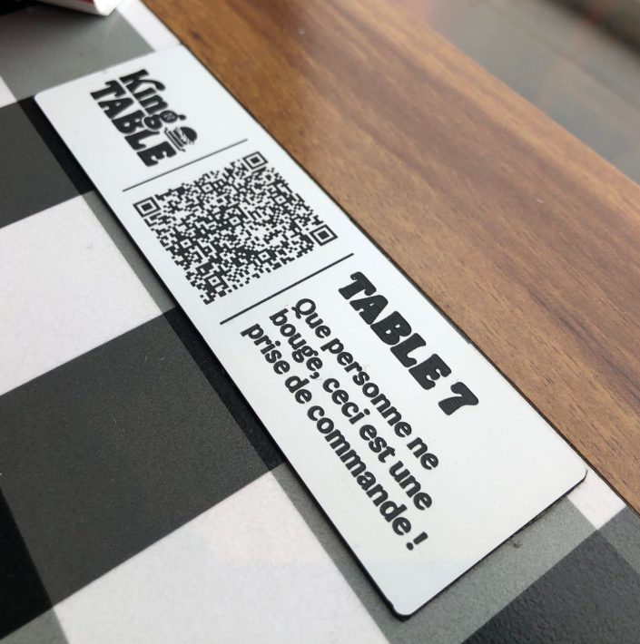 Plaque gravée QR code personnalisé professionnel identification de table restaurant fastfood
