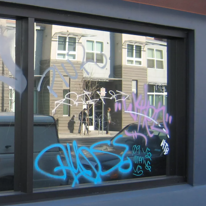 film anti graffitis pour vitre