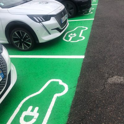 pochoir pvc pour peinture au sol voiture éléctrique