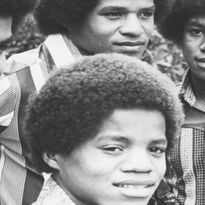 groupe de rock jackson five avec michael jackson tableau vintage noir et blanc