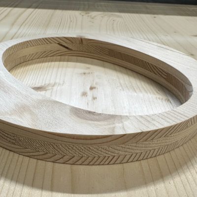 Lettres en relief en bois d'hévéa, une essence de bois conçue pour les enseignes, les logos intérieurs et extérieurs, ainsi que pour tous types d'événements. Leur grande impact visuel est dû à leur beauté esthétique.