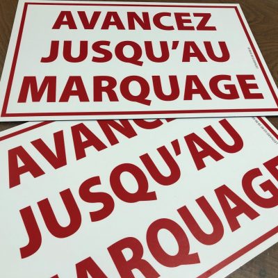 Panneau parking avancez jusqu au marquage barriere automatique