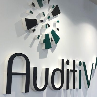 logo polystyrène mural