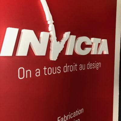 Enseigne murale en polystyrène 3D personnalisée