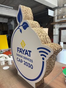 Logo carton xxl carton alévoalire de scène pour Fayat