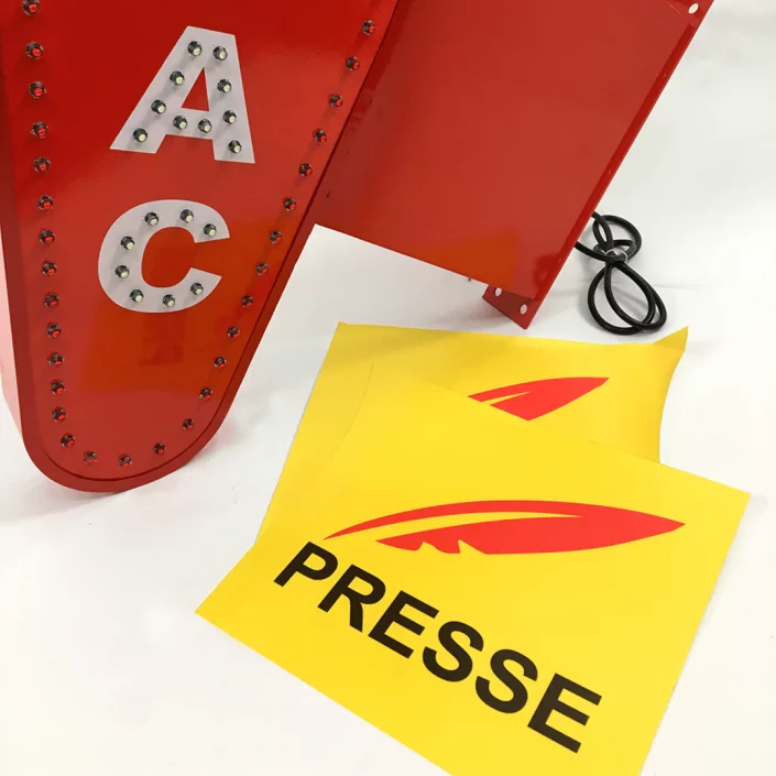 enseigne drapeau lumineuse buraliste tabac presse